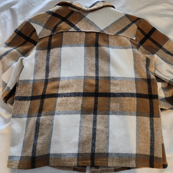 shacket - Picture 3 of 4